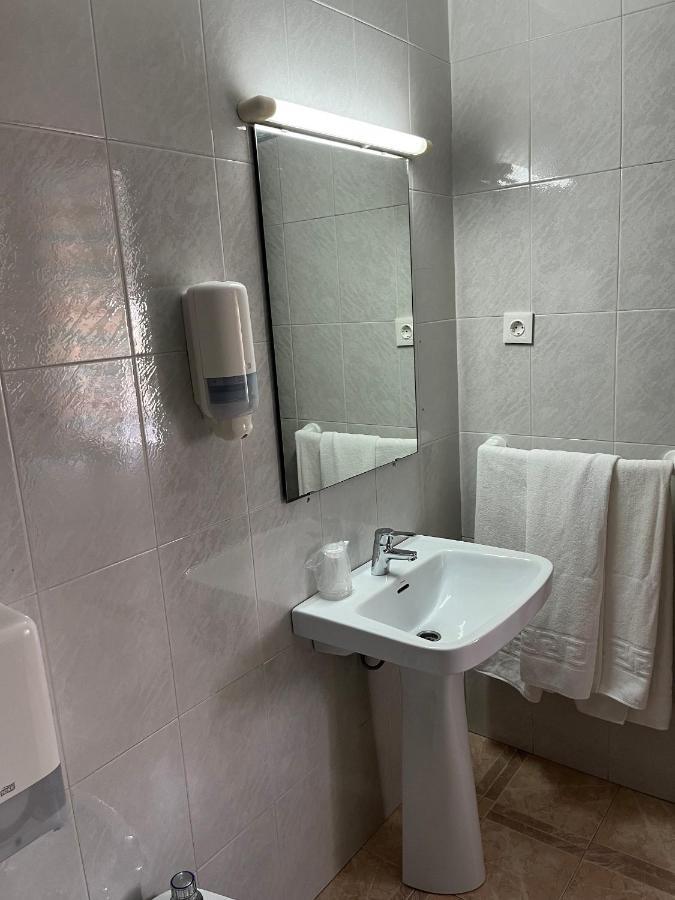 Hostal Barbate Esterno foto