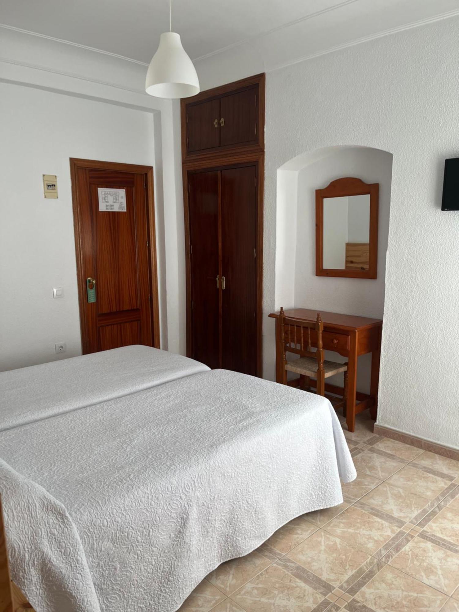 Hostal Barbate Esterno foto